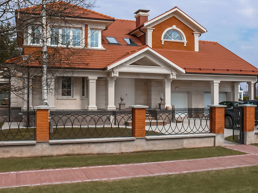 Проект дома с колоннами